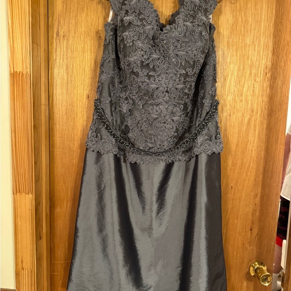 Social Occasions Knee length Dress Size 18 - Picture 3 of 9